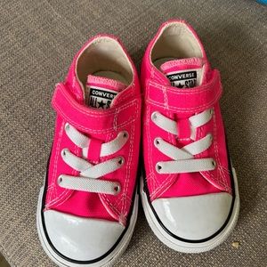Bright Pink Toddler Size 7 Converse All Stars